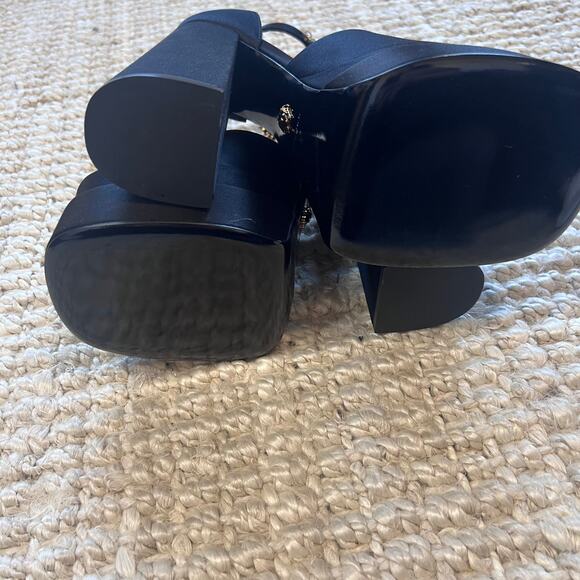 VERSACE Satin Platform Pumps Sz 37 - Picture 12 of 12
